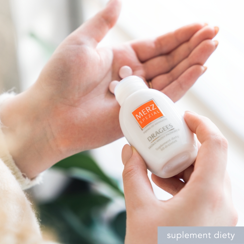 Merz Spezial Dragees, drażetki zawierające witaminy i minerały przynoszące korzyści dla włosów, skóry i paznokci, 60 szt.